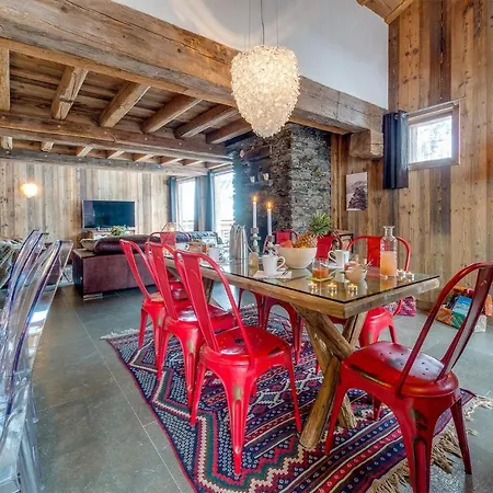 Madame Le Denali Chalet