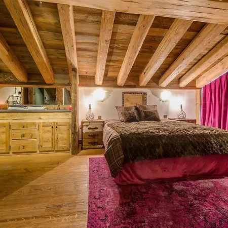 Madame Le Denali Chalet *